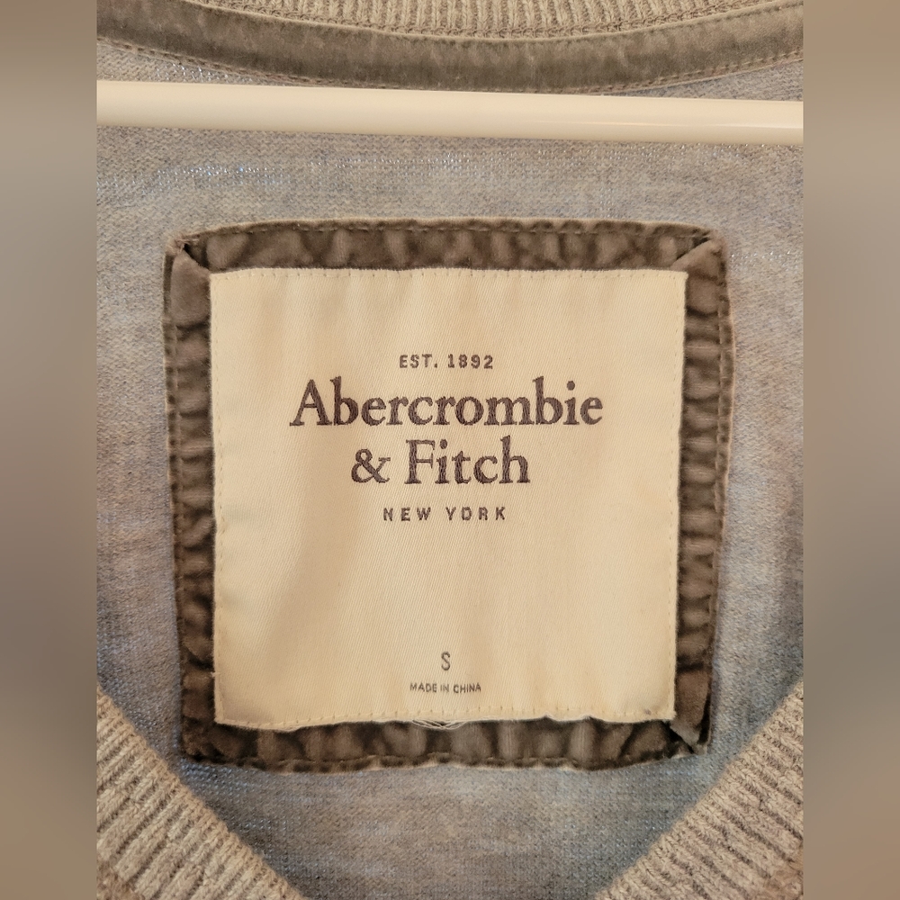 Light grey sweater